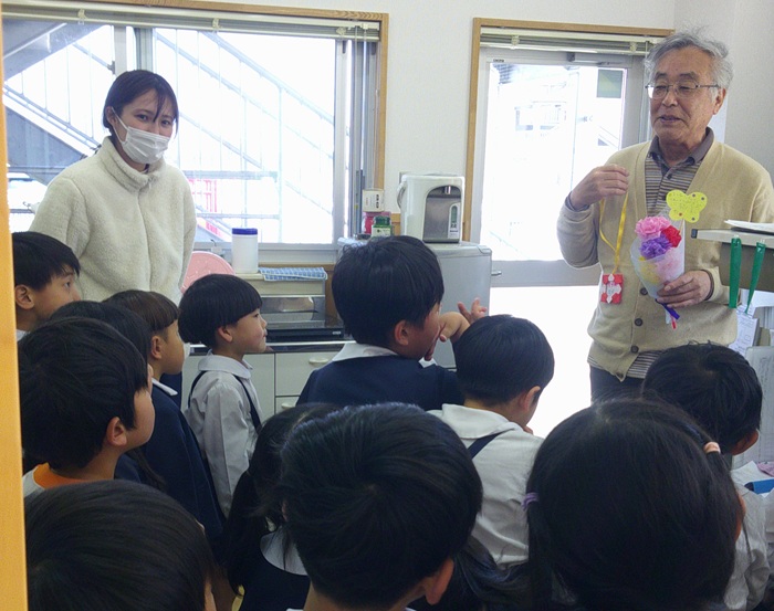 卒園前の年長に囲まれてちょっと感動な園長